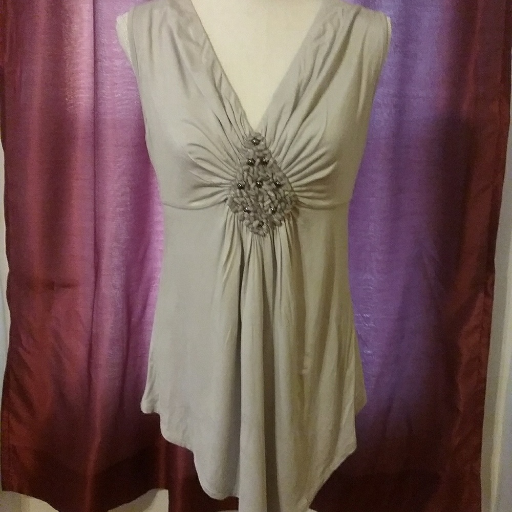 Sleeveless blouse